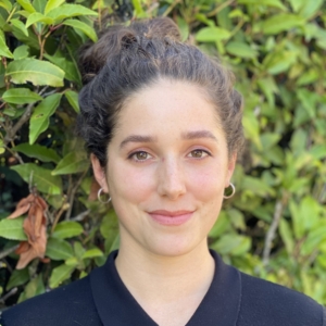 Izy Leighton, MA, Associate Marriage & Family Therapist in Portland, OR 97232